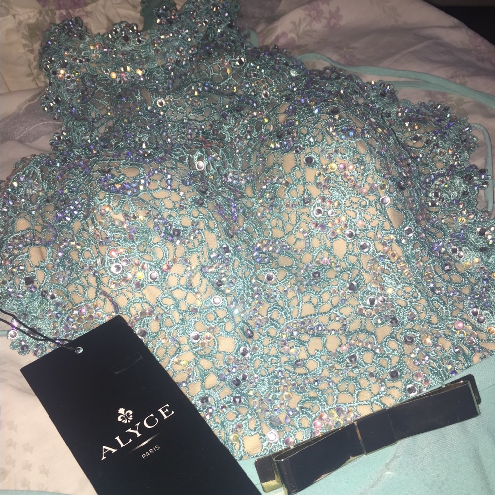TIFFANY BLUE PROM DRESS